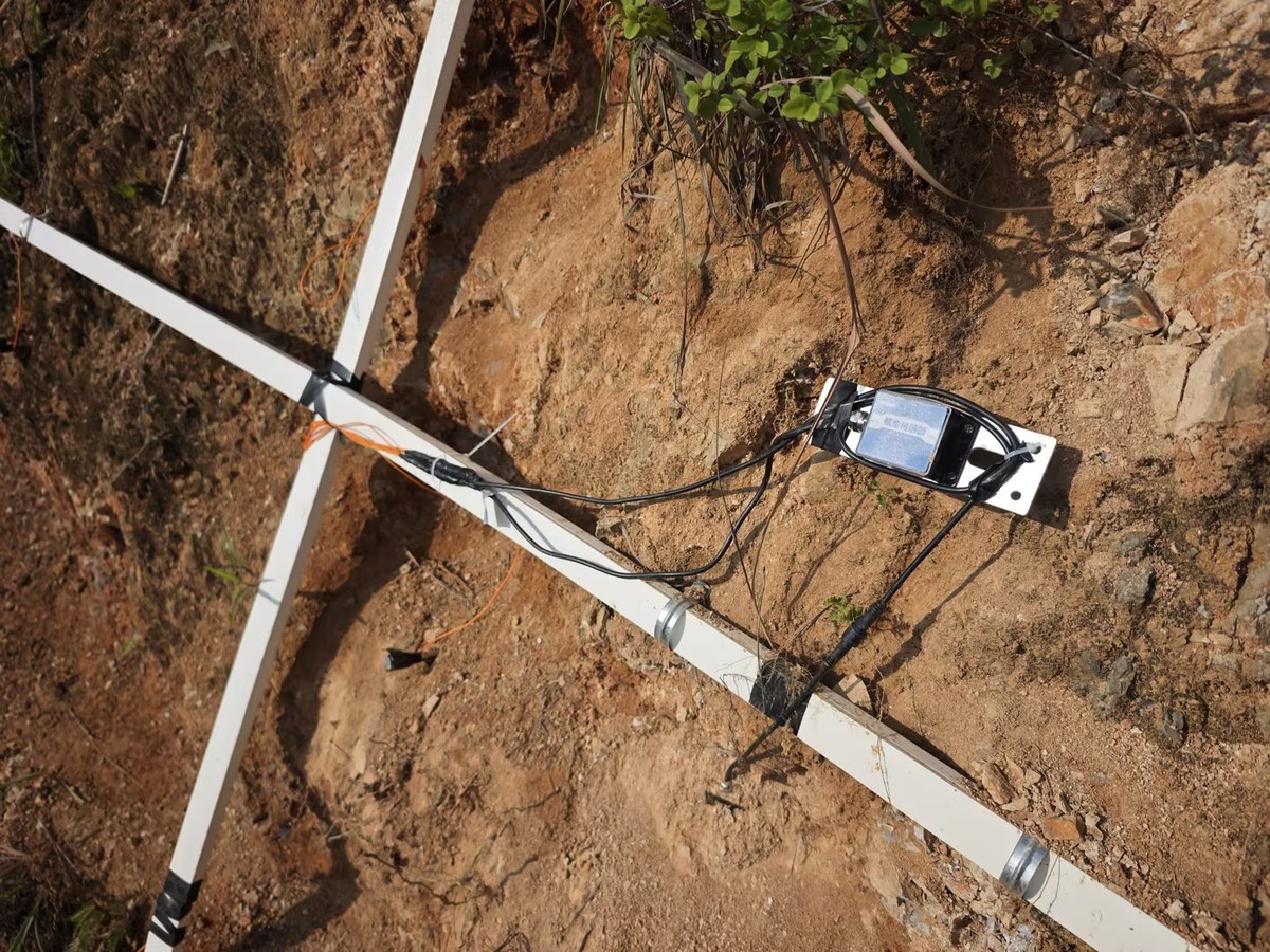 Tiltmeter field installation